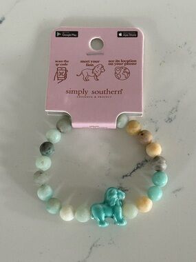 NWT Simply Southern Beaded Lion Tracker Bracelet